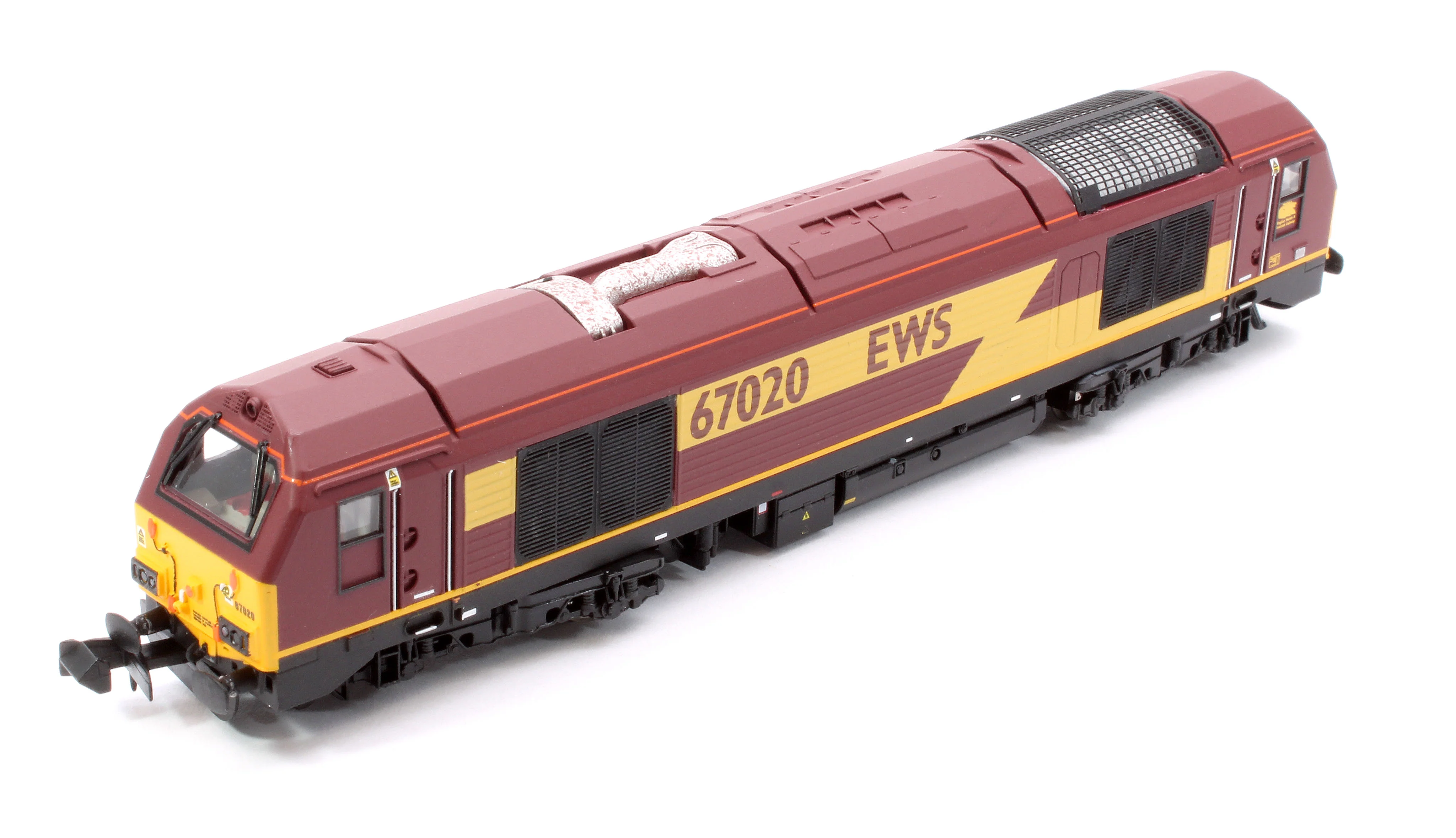2D-010-015D Class 67 EWS Red/Gold 67020 Diesel Locomotive - DCC Fitted - Image 11