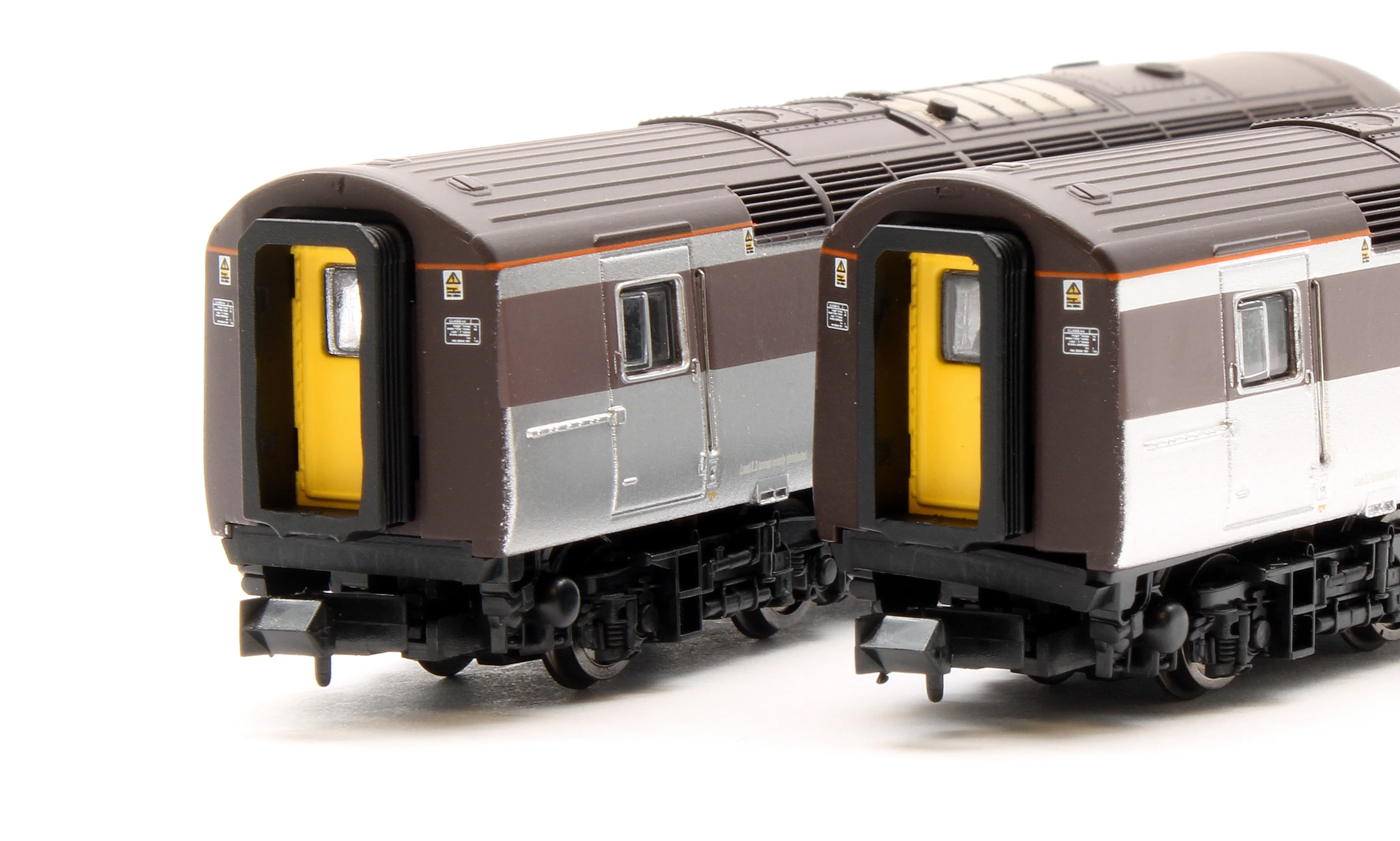 2D-019-016 Class 43 HST Cross Country (43285 & 43321) 4 Car HST Book Set - Image 14