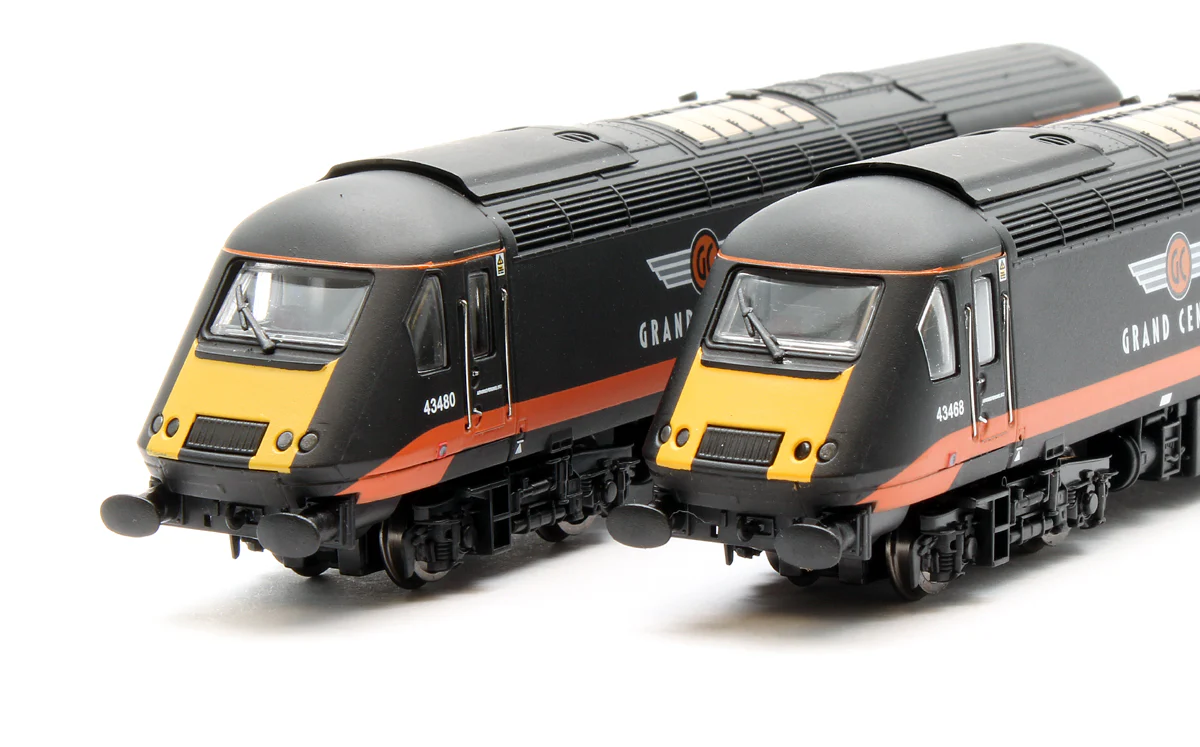2D-019-204 Class 43 HST Grand Central 43480 & 43468 HST Twin Pack (with Buffers) - Image 4