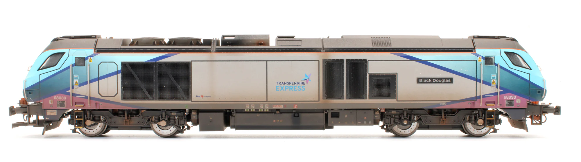 4D-022-025S Pre-Owned Class 68 "Black Douglas" 68030 Transpenine Express Diesel Locomotive - Sound Fitted & Custom Weathered - Image 5