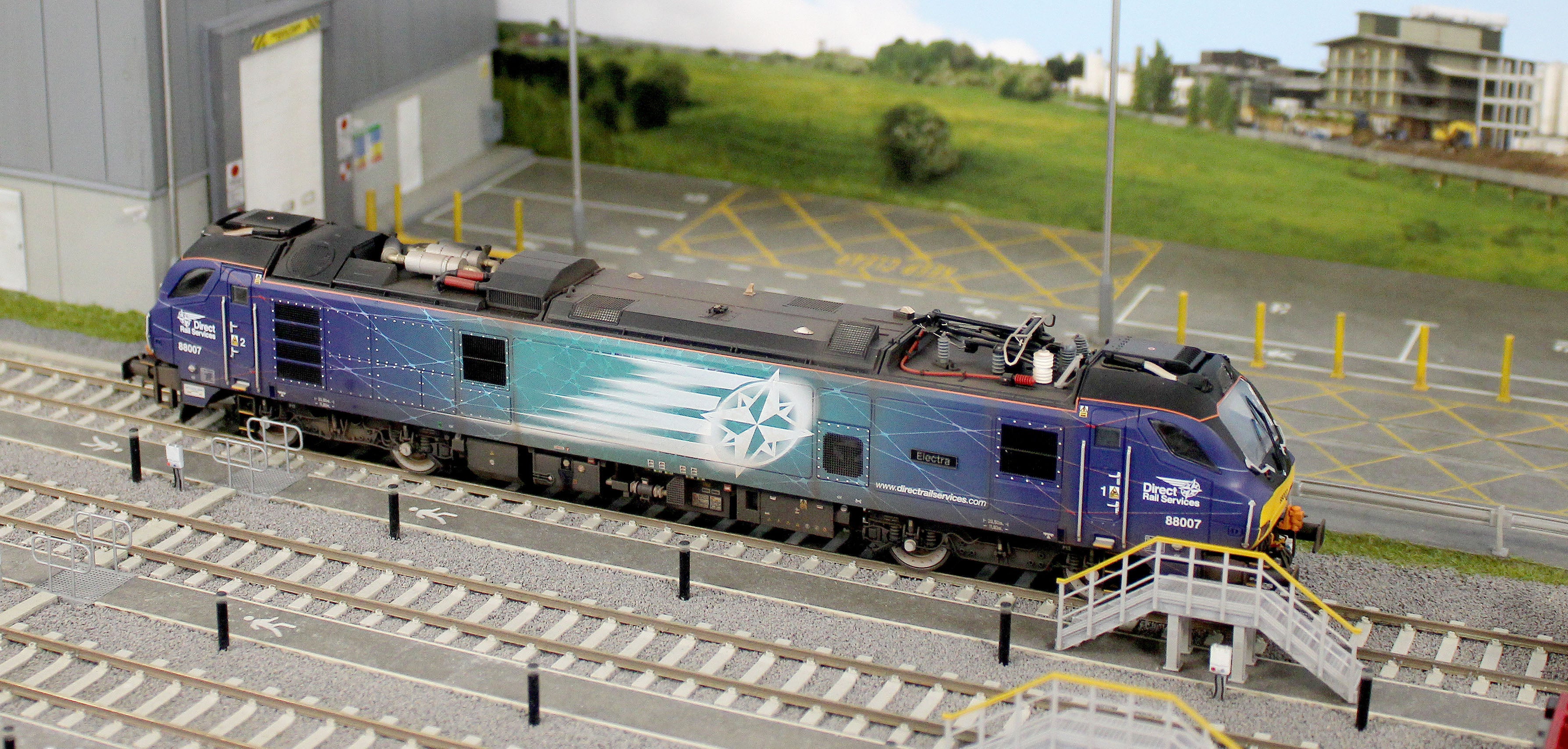 4D-088-003W Highly Detailed Premium Weathered Class 88 'Electra' 88007 DRS Electro-Diesel Locomotive - Image 13