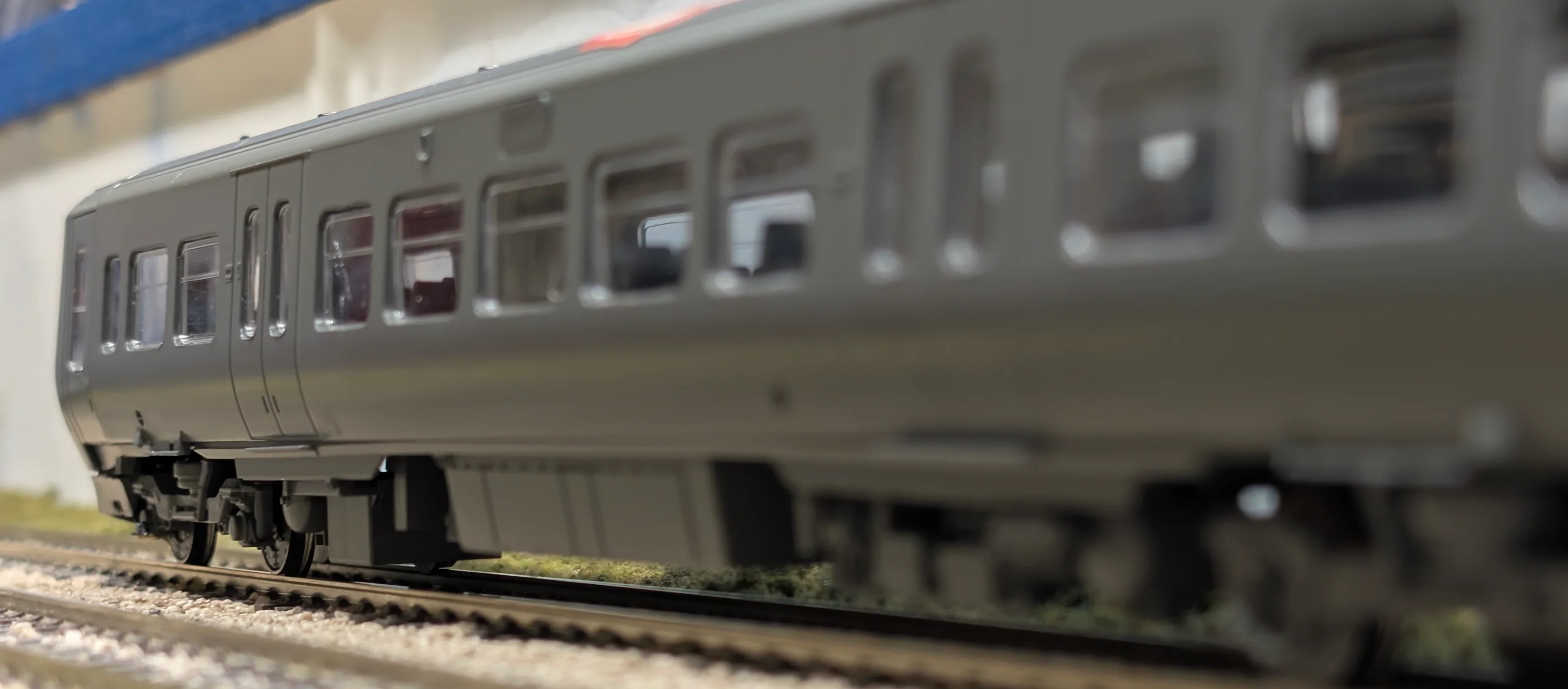4D-323-006 Class 323 323225 Northern New – White / Blue 3 Car EMU Set - Image 14