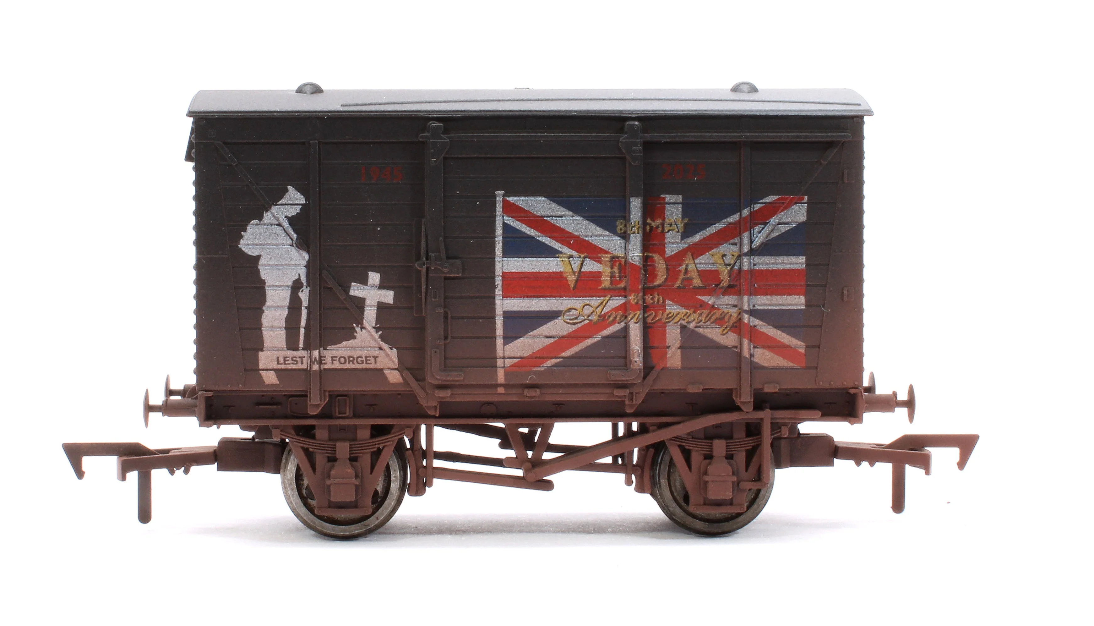 4F-011-149 Pre-Owned Ventilated Van VE Day 80th Anniversary Army - Weathered - Image 2