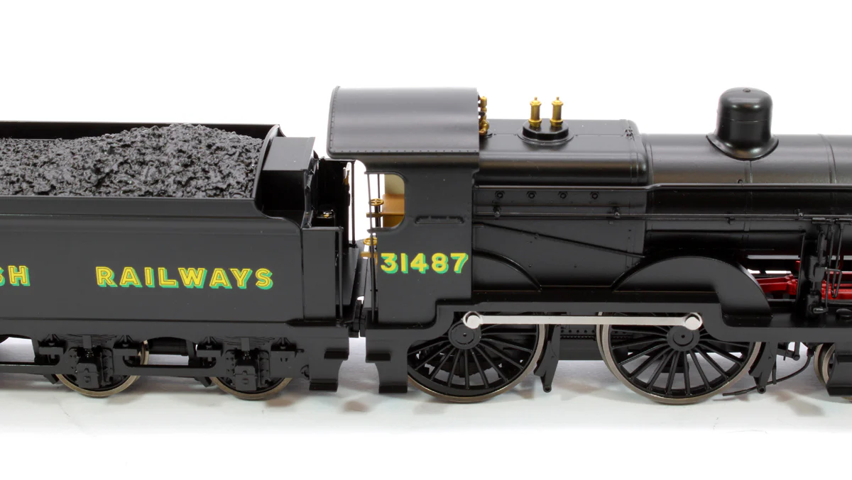 4S-028-006 SECR Maunsell D1 Class BR Black (Sunshine Lettering) 4-4-0 Steam Locomotive No.31487 - Image 12