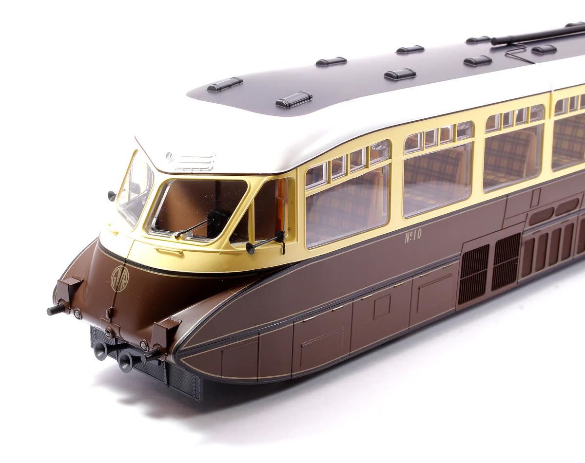 7D-011-002D Streamlined Railcar 10 Lined Chocolate & Cream GWR Monogram Diesel Locomotive - DCC Fitted - Image 4