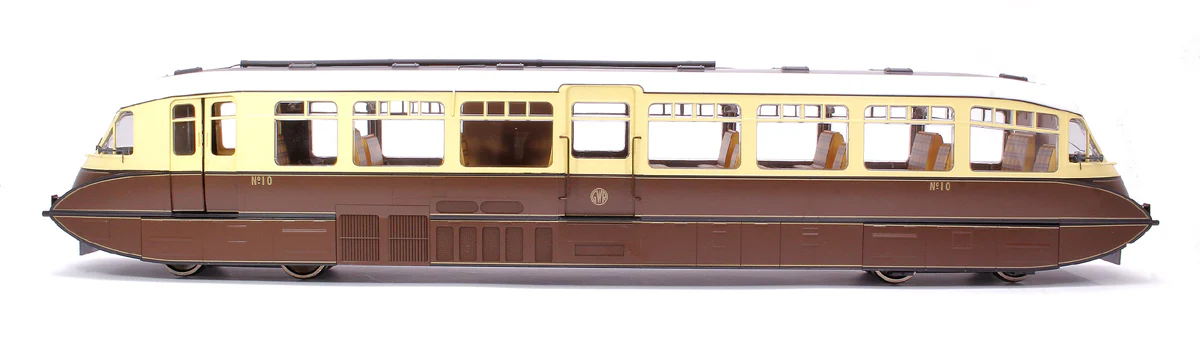 7D-011-002S Streamlined Railcar 10 Lined Chocolate & Cream GWR Monogram Diesel Locomotive - DCC Sound - Image 2