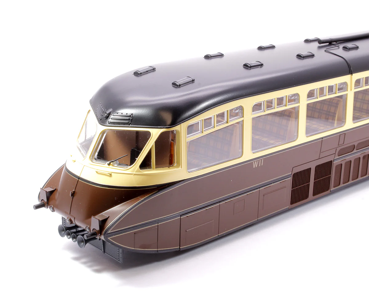 7D-011-004 Streamlined Railcar W11 BR Lined Chocolate & Cream Diesel Locomotive - Image 4