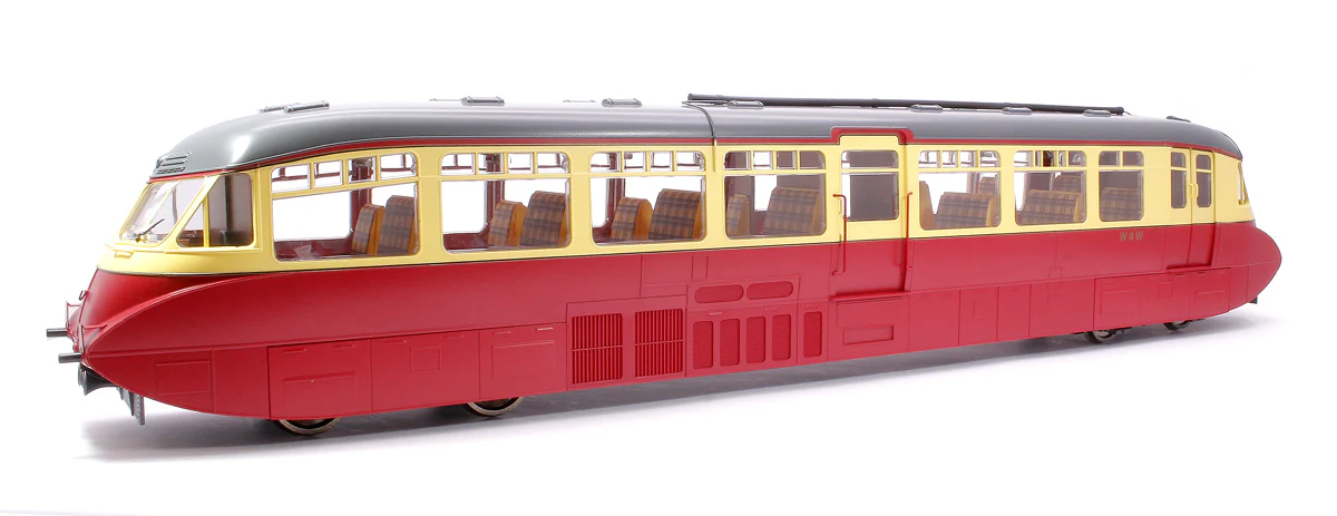 7D-011-005 Streamlined Railcar W8W BR Lined Carmine & Cream Diesel Locomotive - Image 3