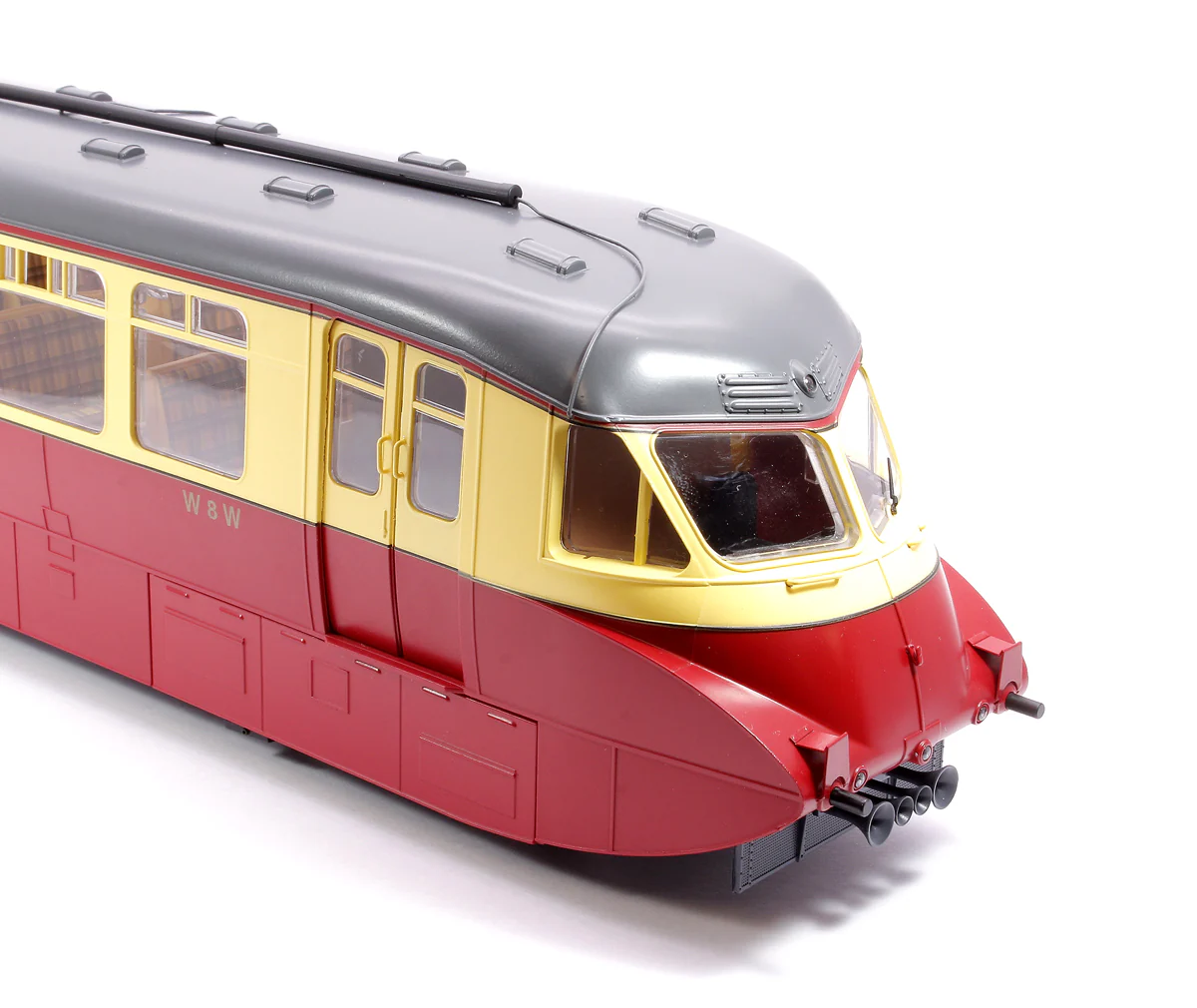 7D-011-005 Streamlined Railcar W8W BR Lined Carmine & Cream Diesel Locomotive - Image 6