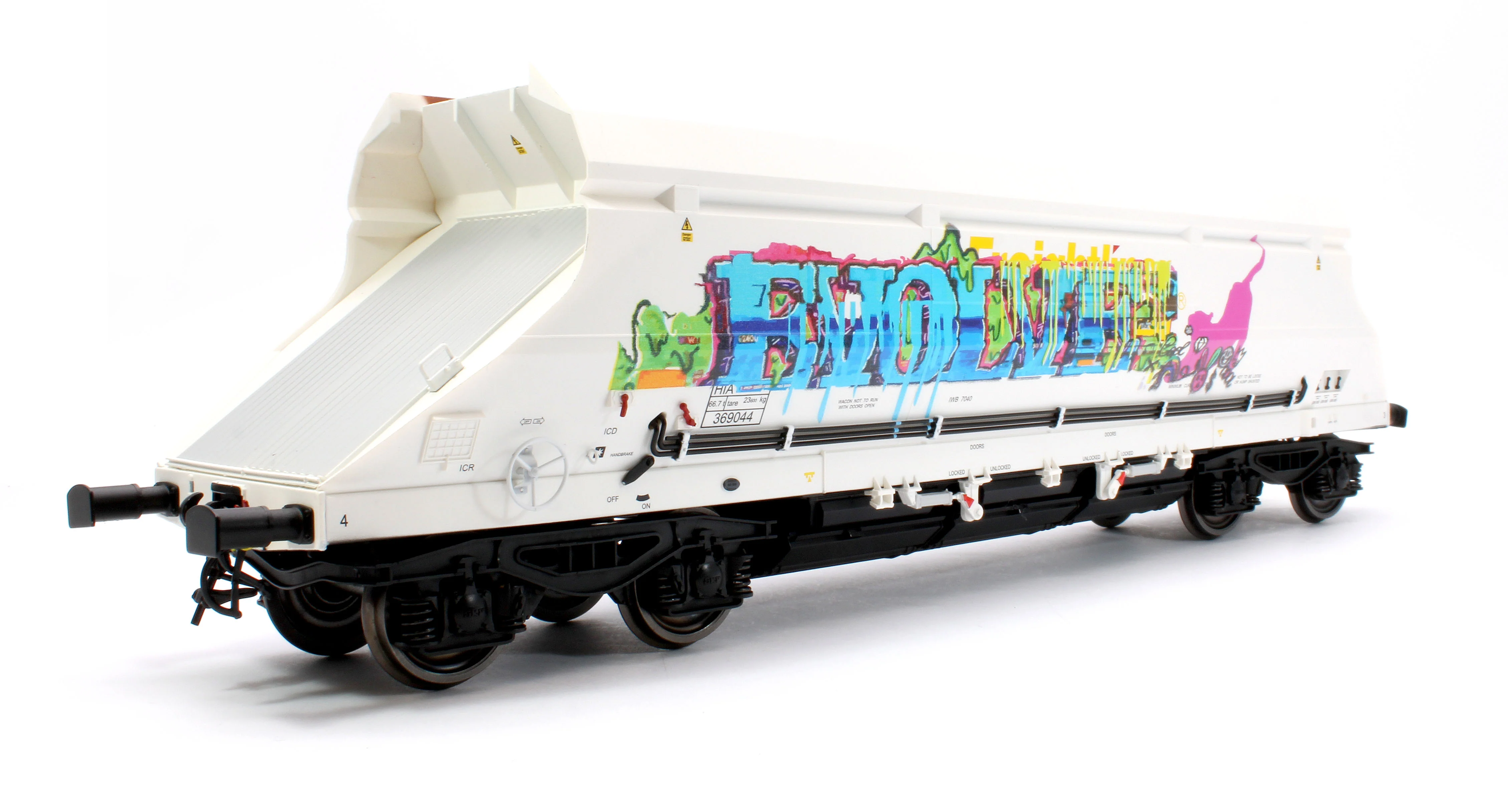 7F-026-004G1 HIA Freightliner White Heavy Haul Limestone Hopper 369044 Graffiti
