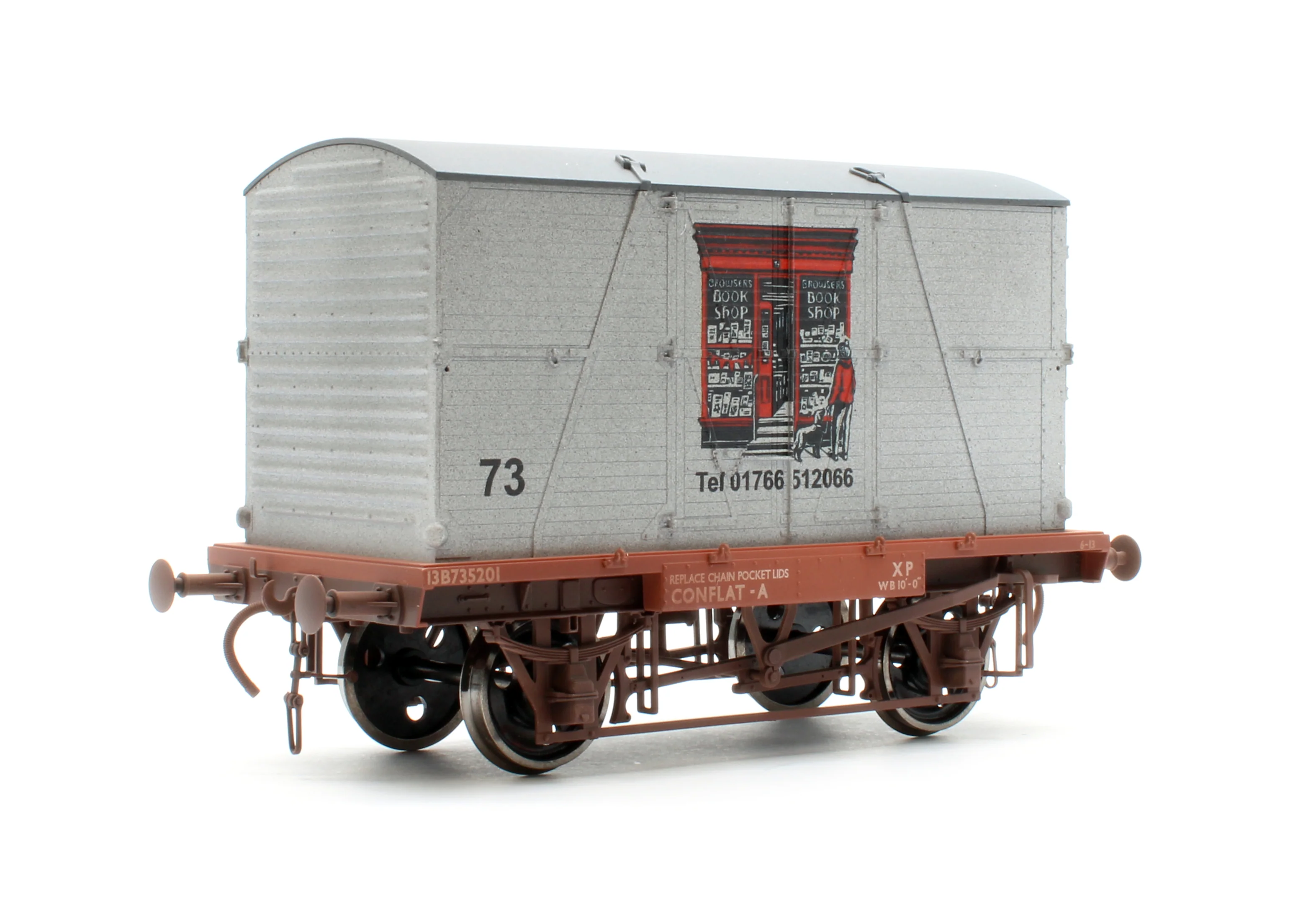 7F-037-020W Ventilated Van Browsers Bookshop - Weathering