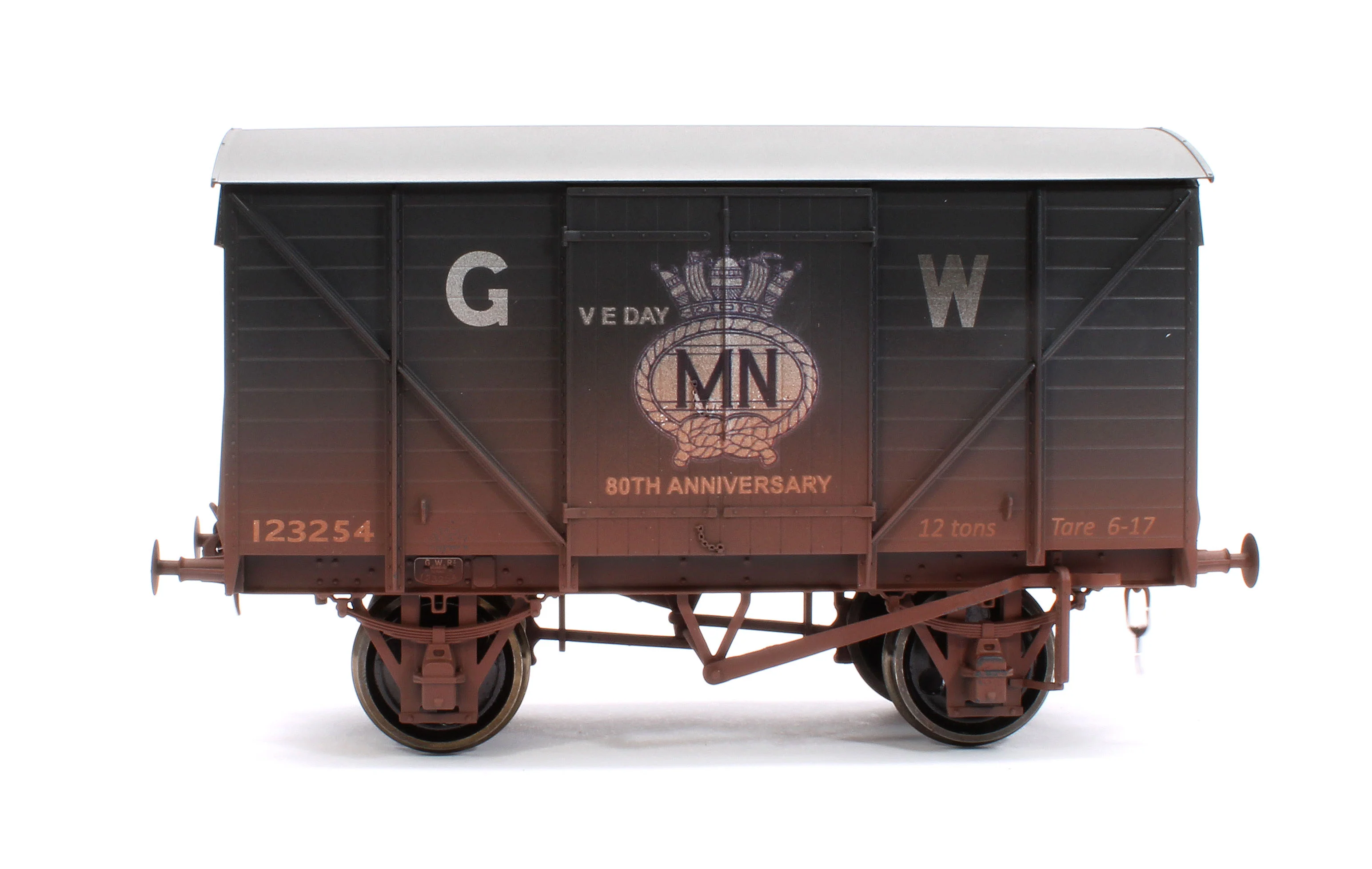 7F-066-013W GW Van VE Day Merchant Navy 80th Anniversary - Weathered - Image 2