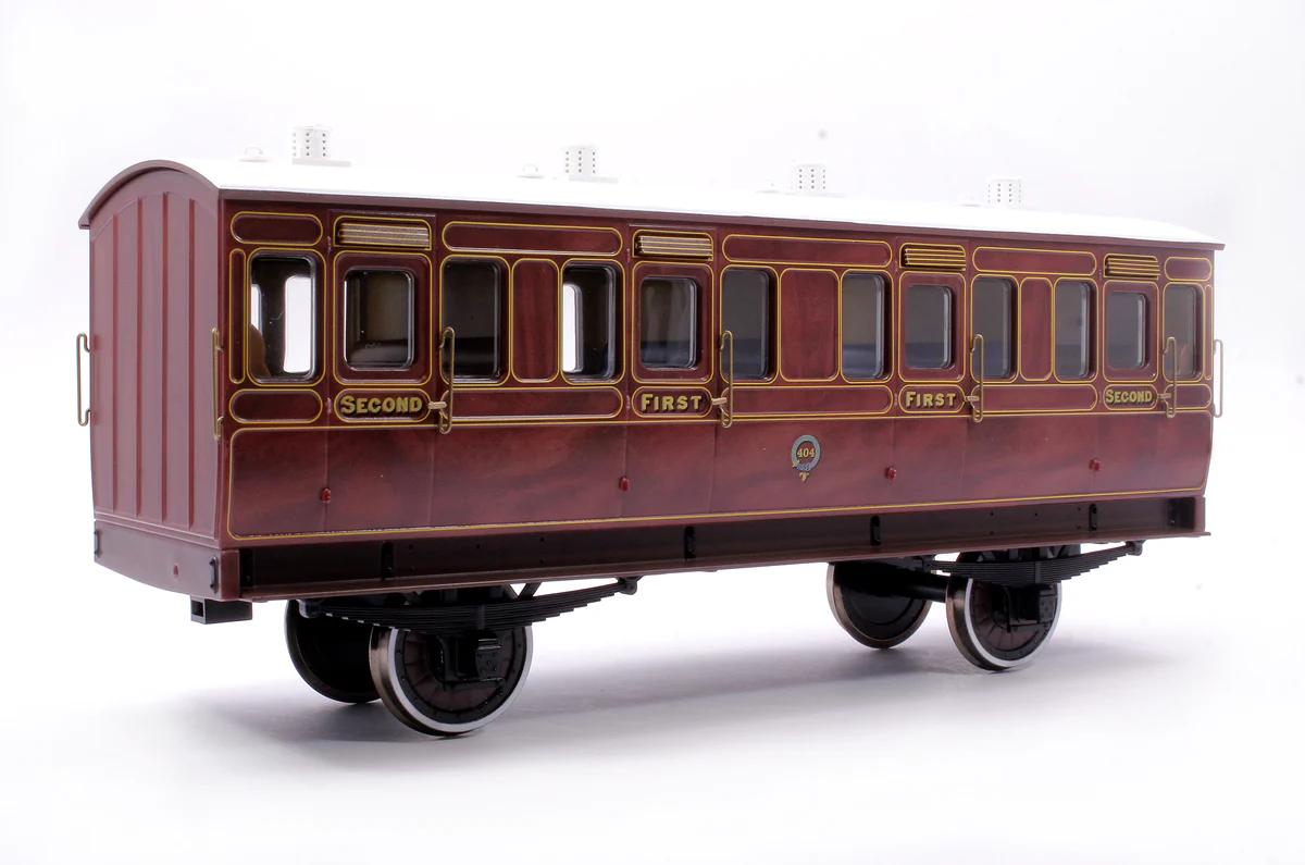 7P-020-300L Stroudley 4 Wheel Suburban Oil Lit Composite Mahogany 404 - Light Bar Fitted - Image 3