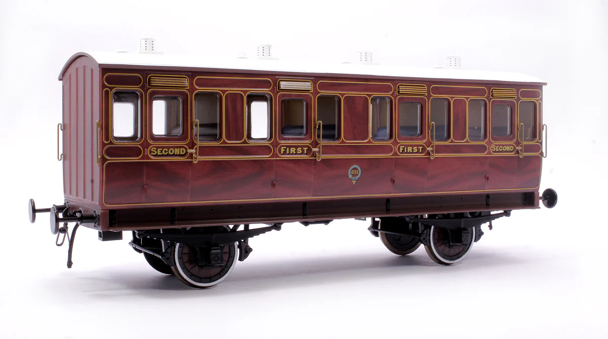 7P-020-800D Stroudley 4 Wheel Main Line Oil Lit Composite Mahogany 301 - DCC & Light Bar Fitted - Image 3