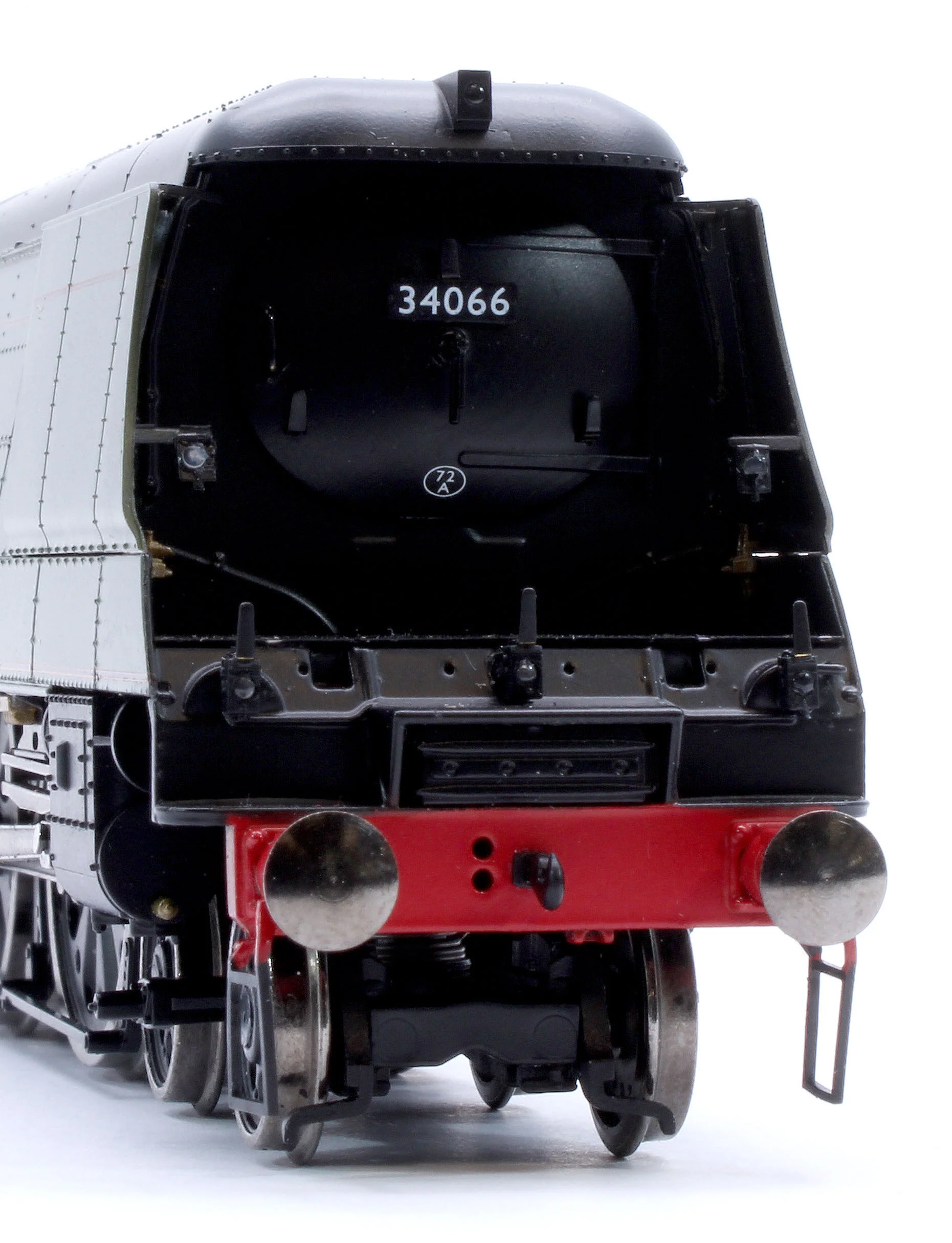 BL-002-002 Black Label Battle of Britain Spitfire 34066 BR Green Late Crest Steam Locomotive - DCC Sound & Smoke - Image 11