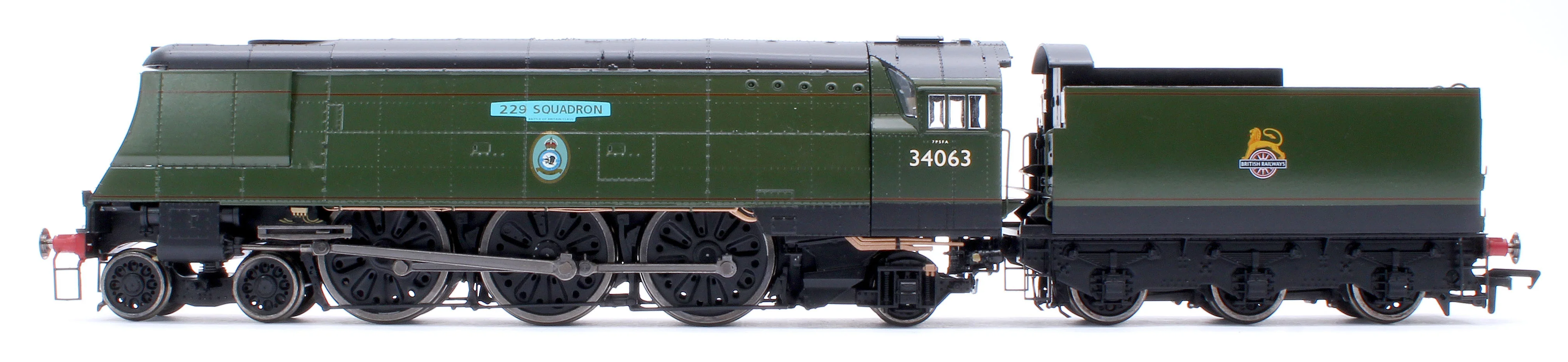 BL-002-003 Black Label Battle of Britain 229 Squadron 34063 BR Green Early Crest Steam Locomotive - DCC Sound & Smoke - Image 2