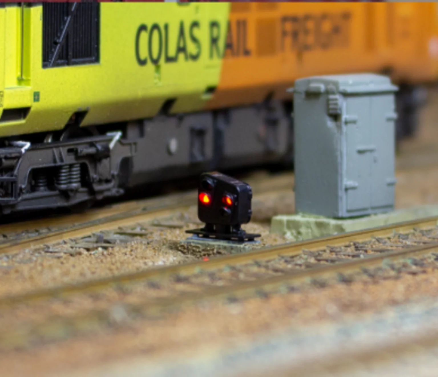 DCD-MGS-MG Alpha Mimic 12x 4 LED UK Modern Ground Signal - Image 4