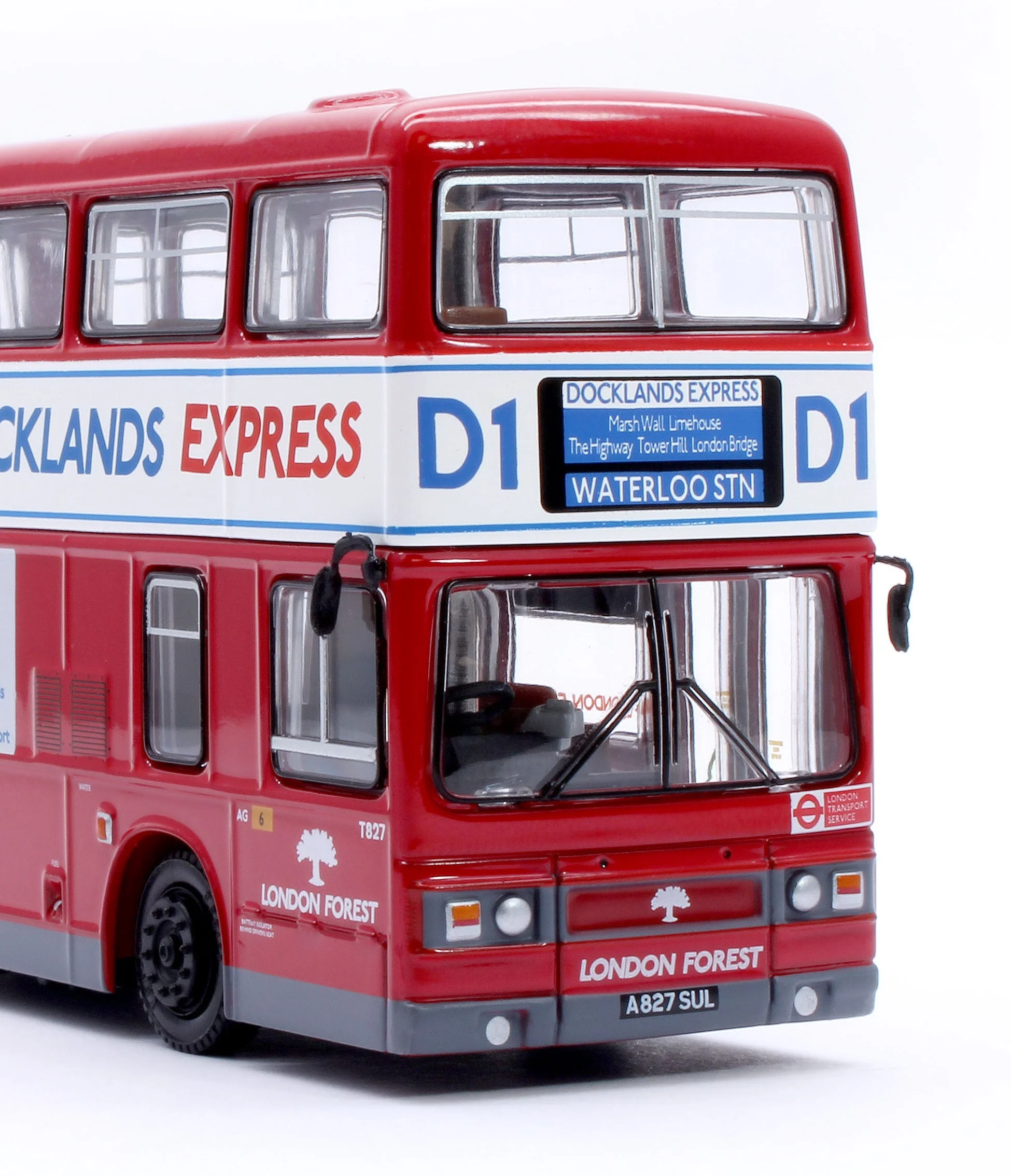 E28833 Leyland Titan B15 London Forest T82 Docklands Express D1 Waterloo Station - Image 7