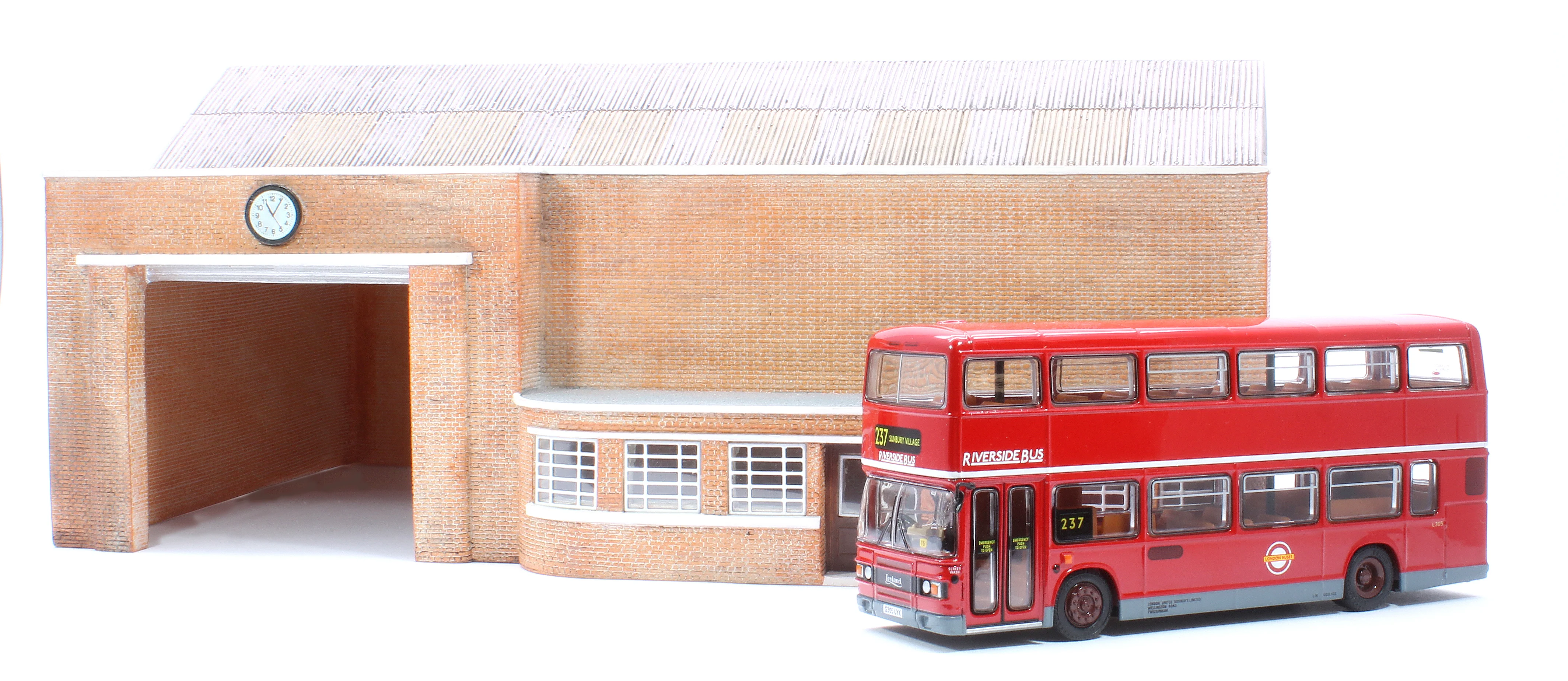 E99660 Bus Garage