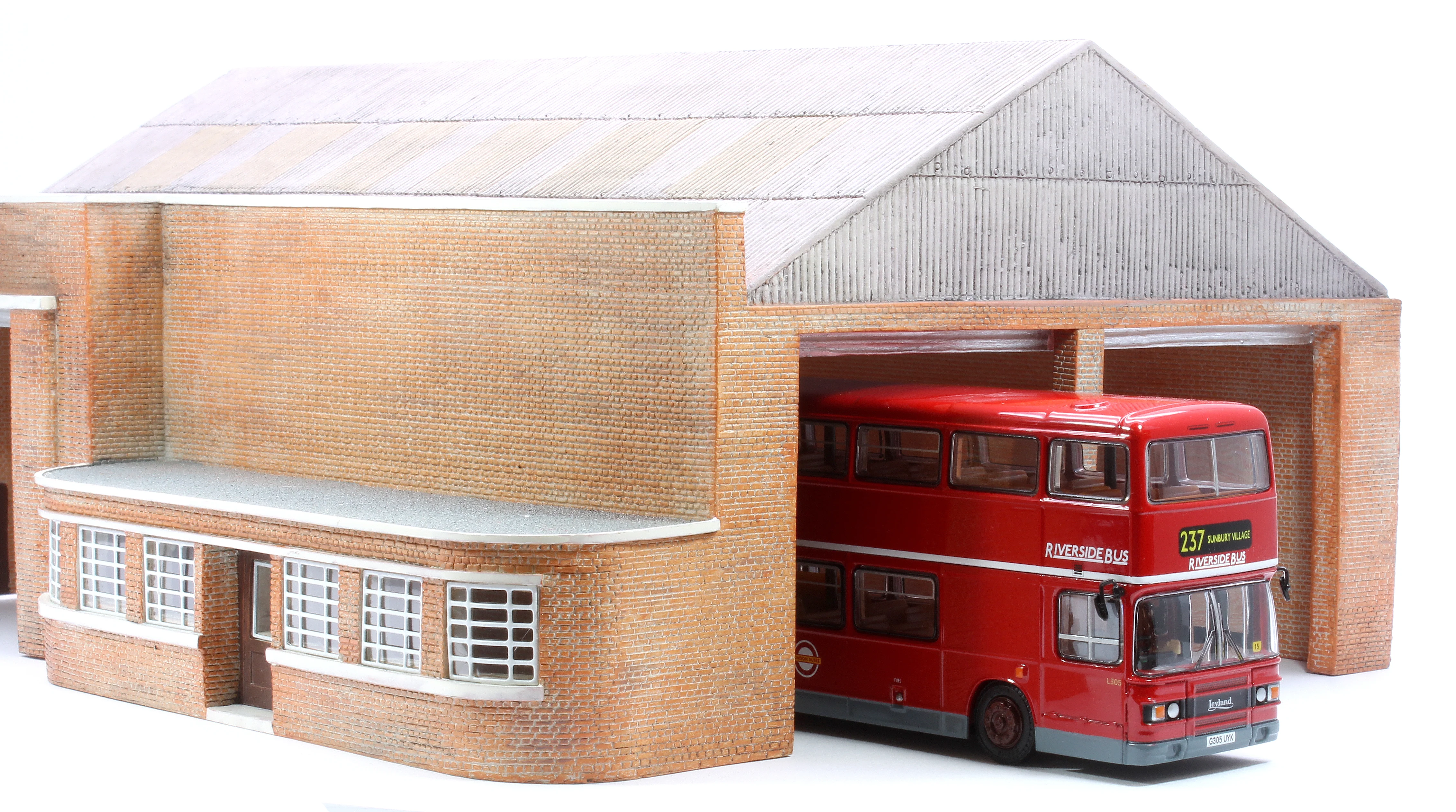 E99660 Bus Garage - Image 7
