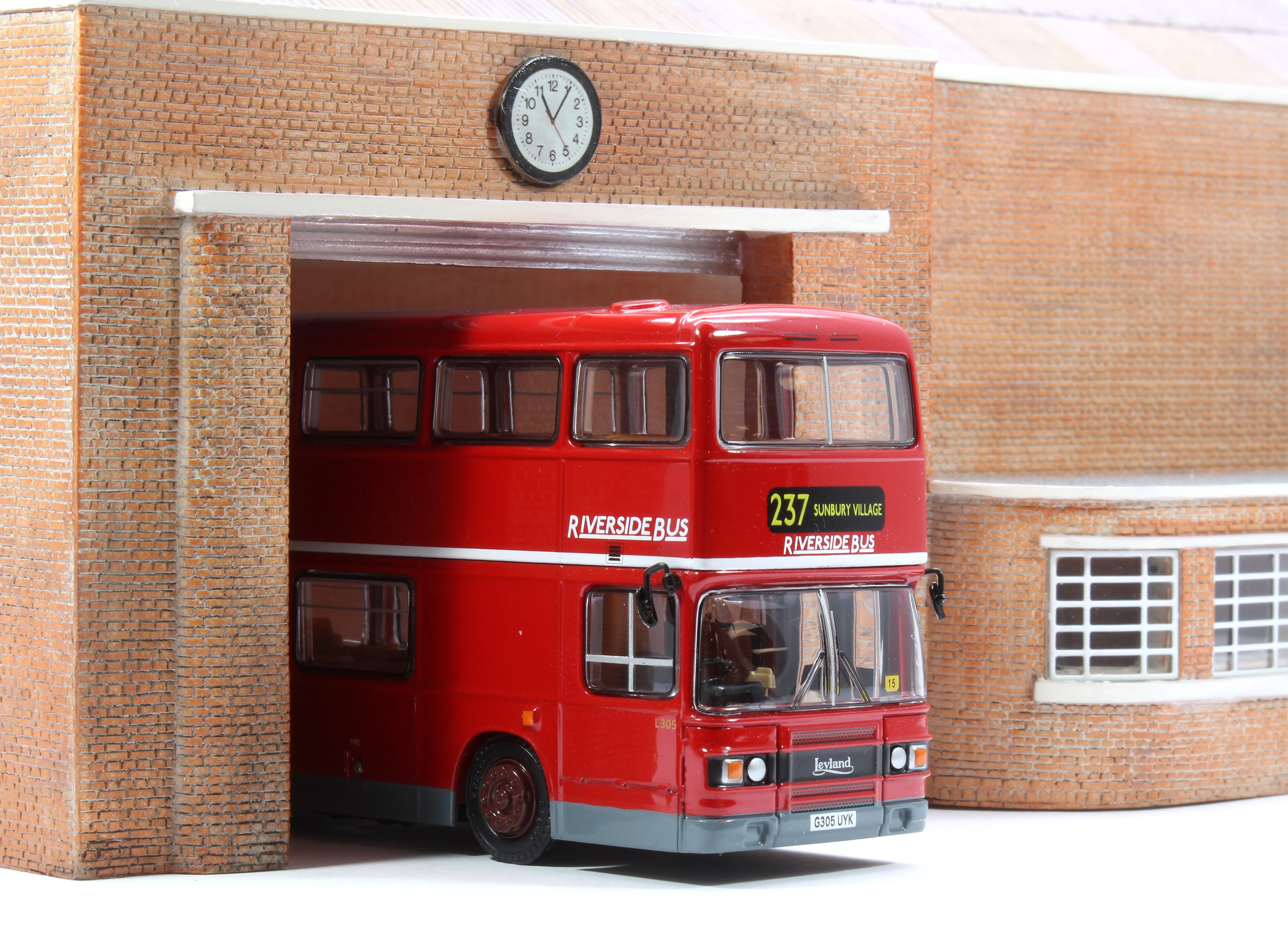 E99660 Bus Garage - Image 8