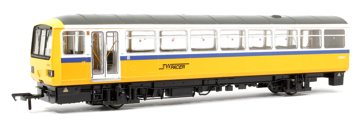 E83025 Class 143 2-Car DMU 143622 BR Tyne & Wear PTE - Image 2