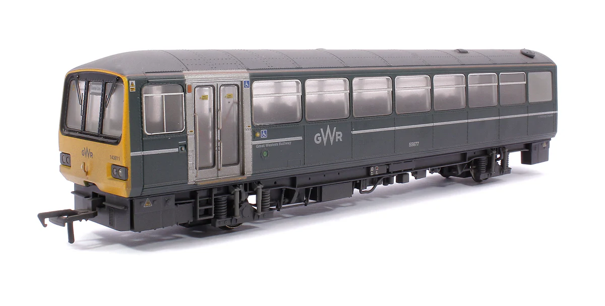 E83027 Class 143 2-Car DMU 143611 GWR Green (FirstGroup) - Weathered - Image 2