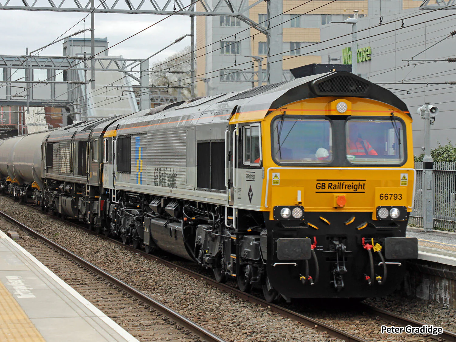 GM2210104D Class 66 793 Railfreight Construction Diesel Locomotive - DCC Fitted