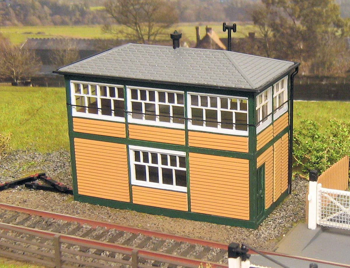GM402 Fordhampton Signal Box Plastic Kit - Image 3