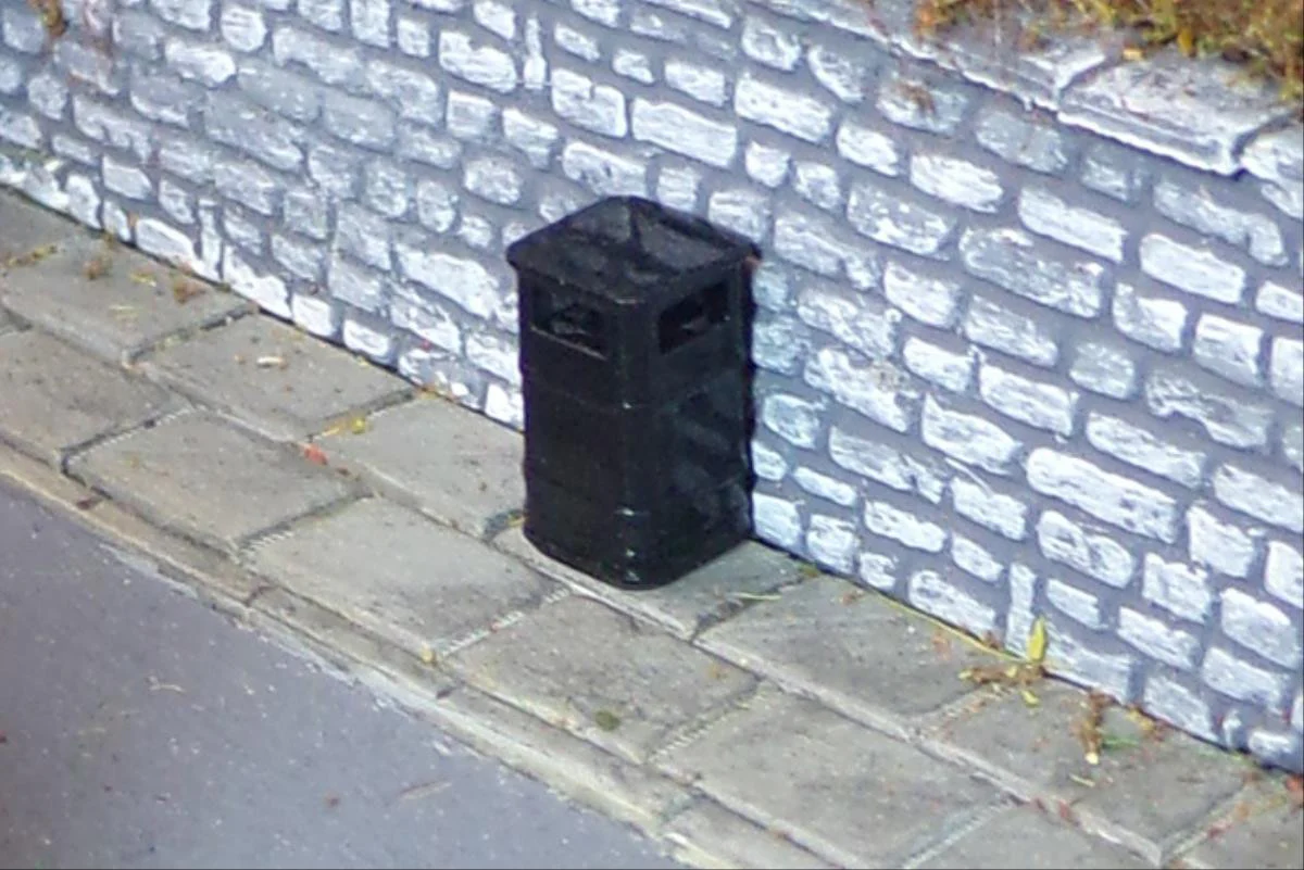 GM464 Litter Bins 3pcs (Pre-Built) - Image 3