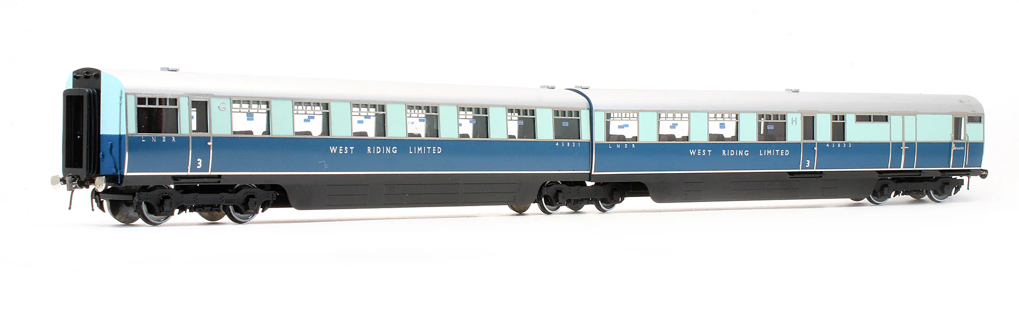 Pre-Owned LNER West Riding Limited Articulated Open Third Coach G No.45831 & Brake Third Coach H No.45832