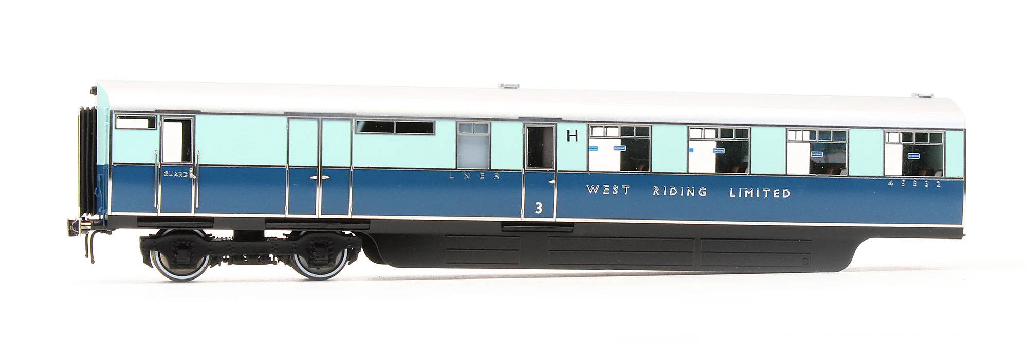 Pre-Owned LNER West Riding Limited Articulated Open Third Coach G No.45831 & Brake Third Coach H No.45832 - Image 5