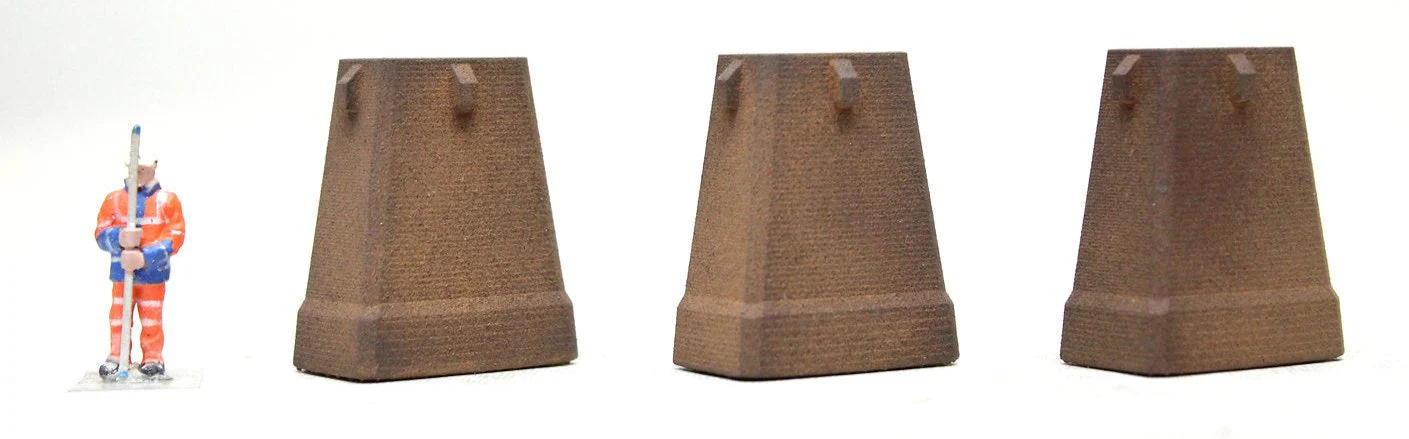 BS10027 Casting Ingot Moulds - Pack of 3 PAINTED OO Gauge - Image 2