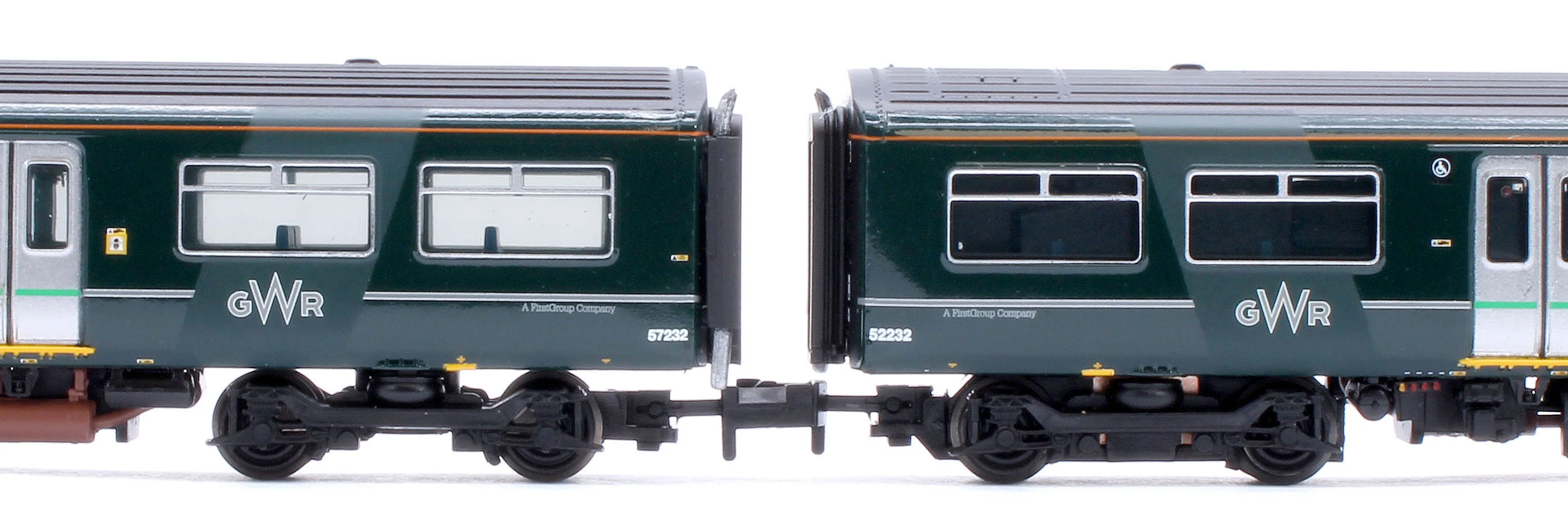 371-337SF Class 150/2 2-Car DMU 150232 GWR Green (FirstGroup) - DCC Sound - Image 11