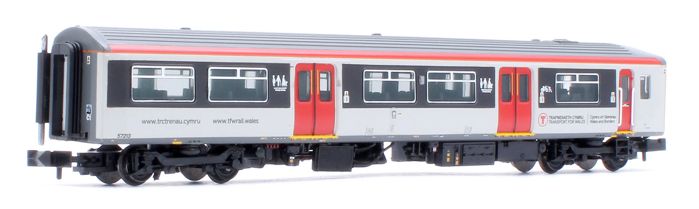 371-339SF Class 150/2 2-Car DMU 150213 Transport for Wales - DCC Sound - Image 4