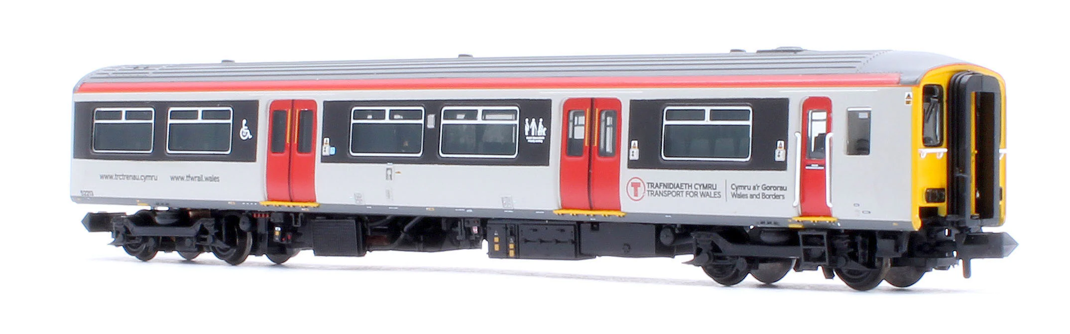 371-339SF Class 150/2 2-Car DMU 150213 Transport for Wales - DCC Sound - Image 9