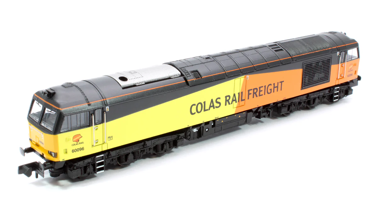 371-358ASF Class 60 60096 Colas Rail Freight Diesel Locomotive - DCC Sound - Image 11