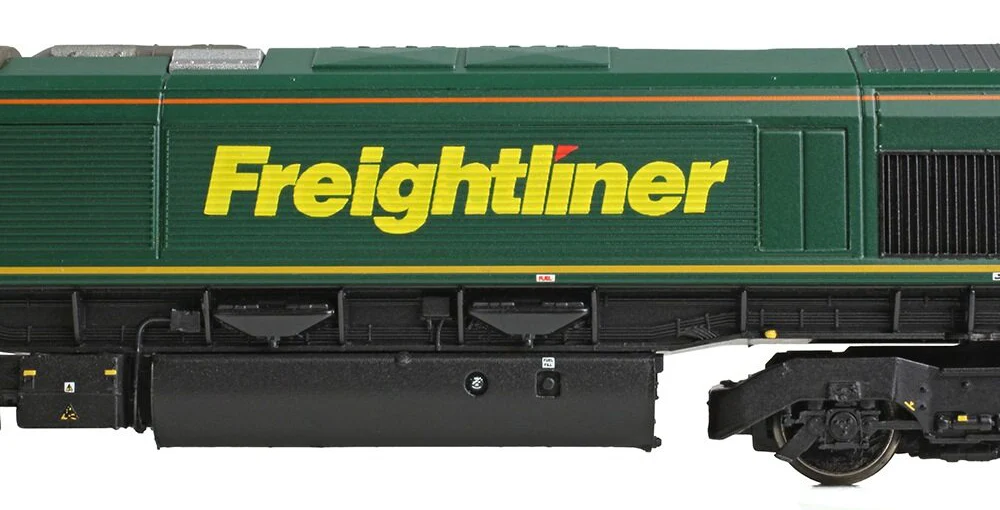 371-385A Class 66/5 66515 Freightliner Green Diesel Locomotive - Image 5