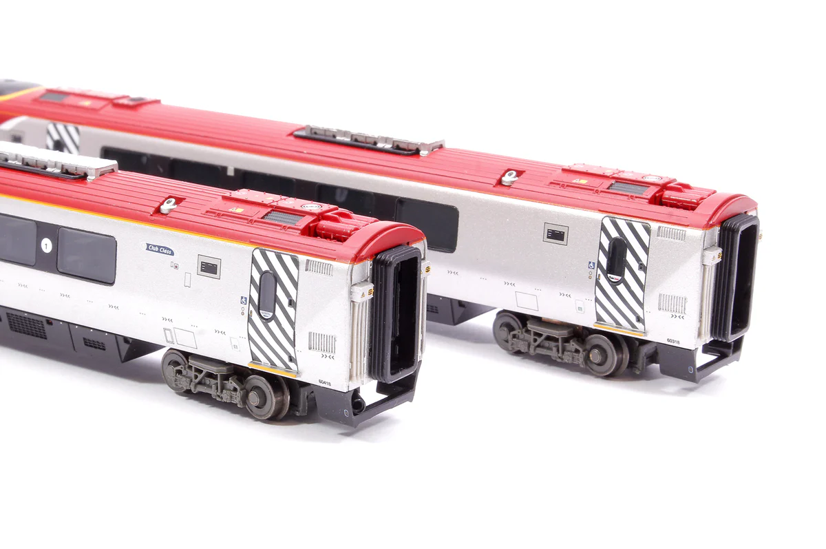 371-680 Class 220 4-Car DEMU 220018 'Dorset Voyager' Virgin Trains (Revised) - Image 13