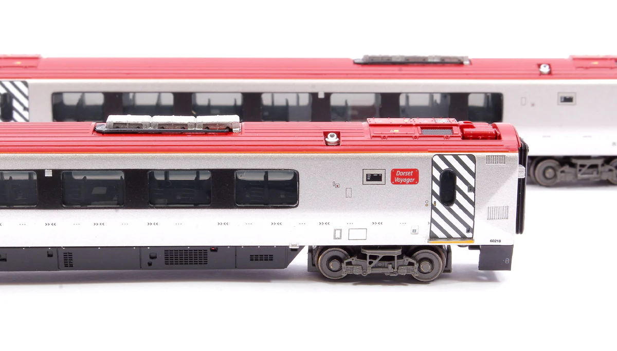 371-680 Class 220 4-Car DEMU 220018 'Dorset Voyager' Virgin Trains (Revised) - Image 15