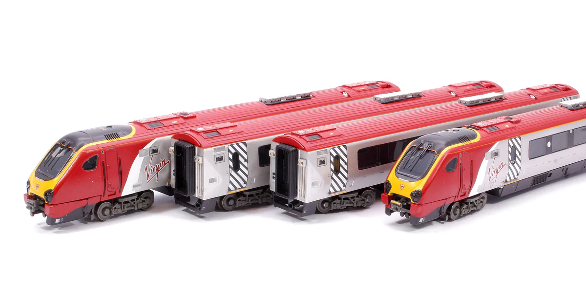 371-680 Class 220 4-Car DEMU 220018 'Dorset Voyager' Virgin Trains (Revised) - Image 16