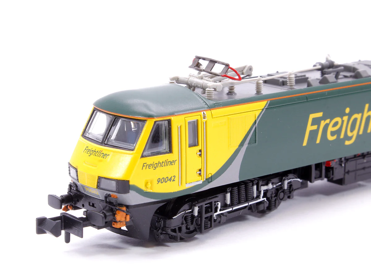 371-790SF Class 90/0 90042 Freightliner 'PowerHaul' No. 90042 Electric Locomotive - DCC Sound - Image 6