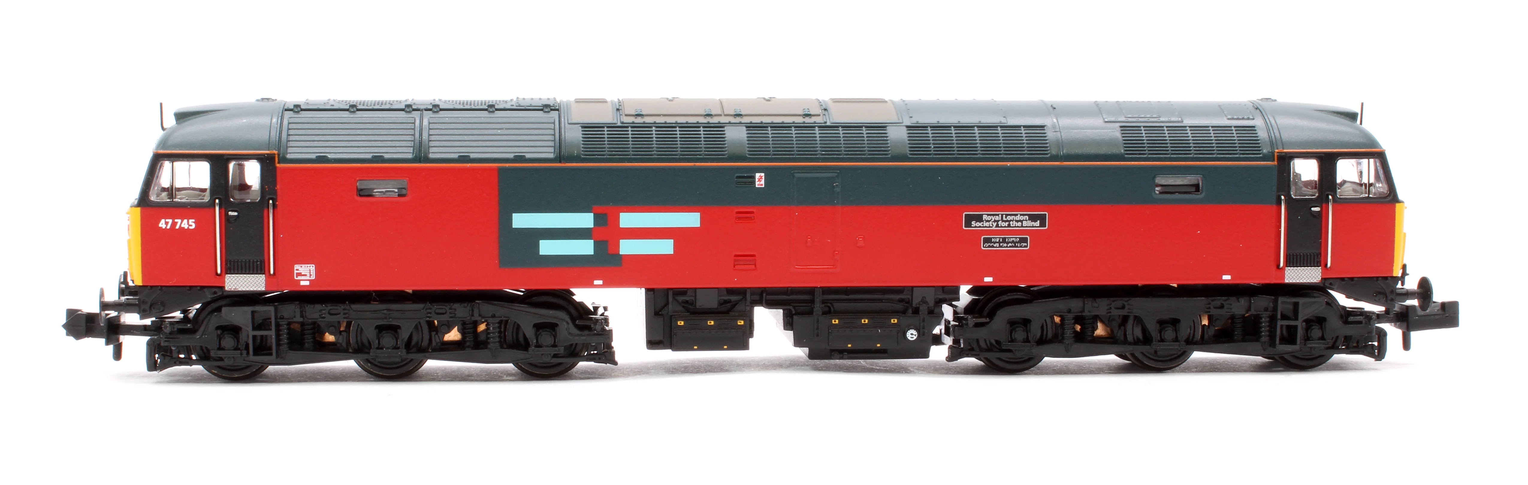 372-262SF Class 47/7 47745 'Royal London Society For The Blind' Rail Express Systems Diesel Locomotive - Sound Fitted - Image 5