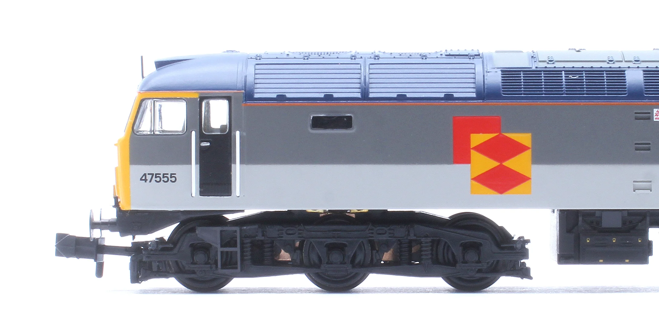 372-263 Class 47/4 47555 'The Commonwealth Spirit' BR RF Distribution European Diesel Locomotive - Image 6