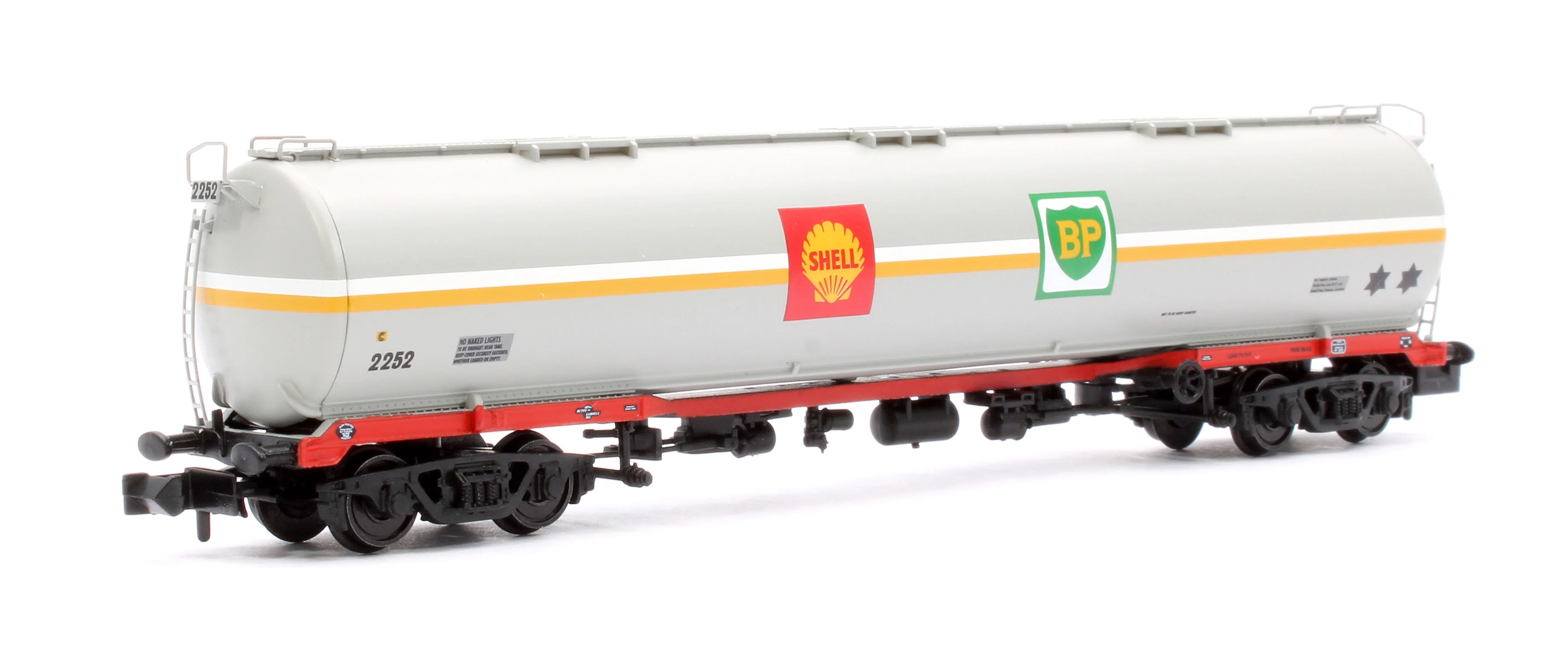373-564 BR 102T TEA Bogie Tank Wagon 'Shell/BP' Grey No. 2252 - Image 3