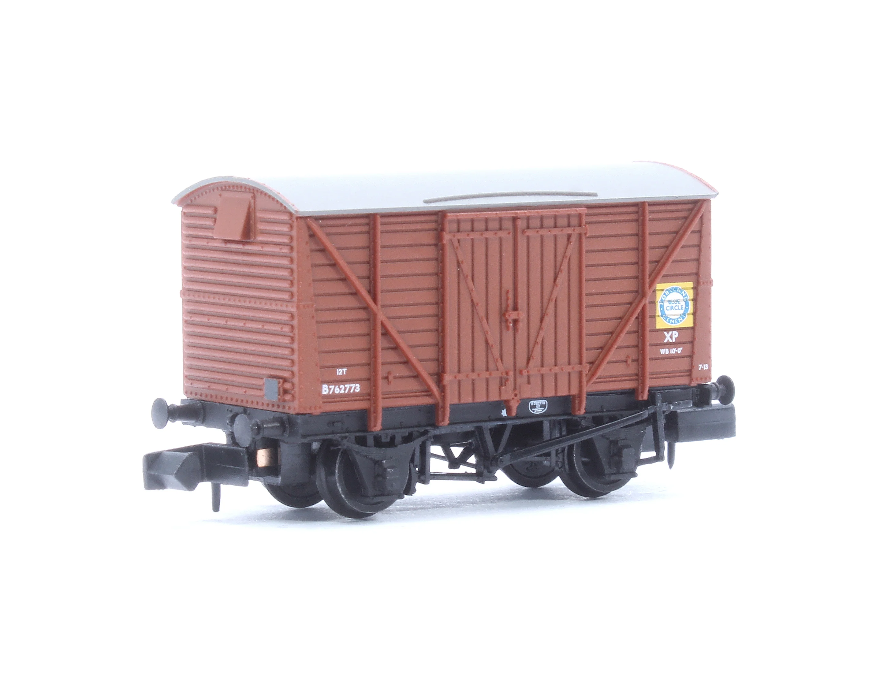 373-705 BR 12T Vent. Van Planked Sides BR Bauxite (Early) 'Blue Circle Cement' No.B762773 - Image 3