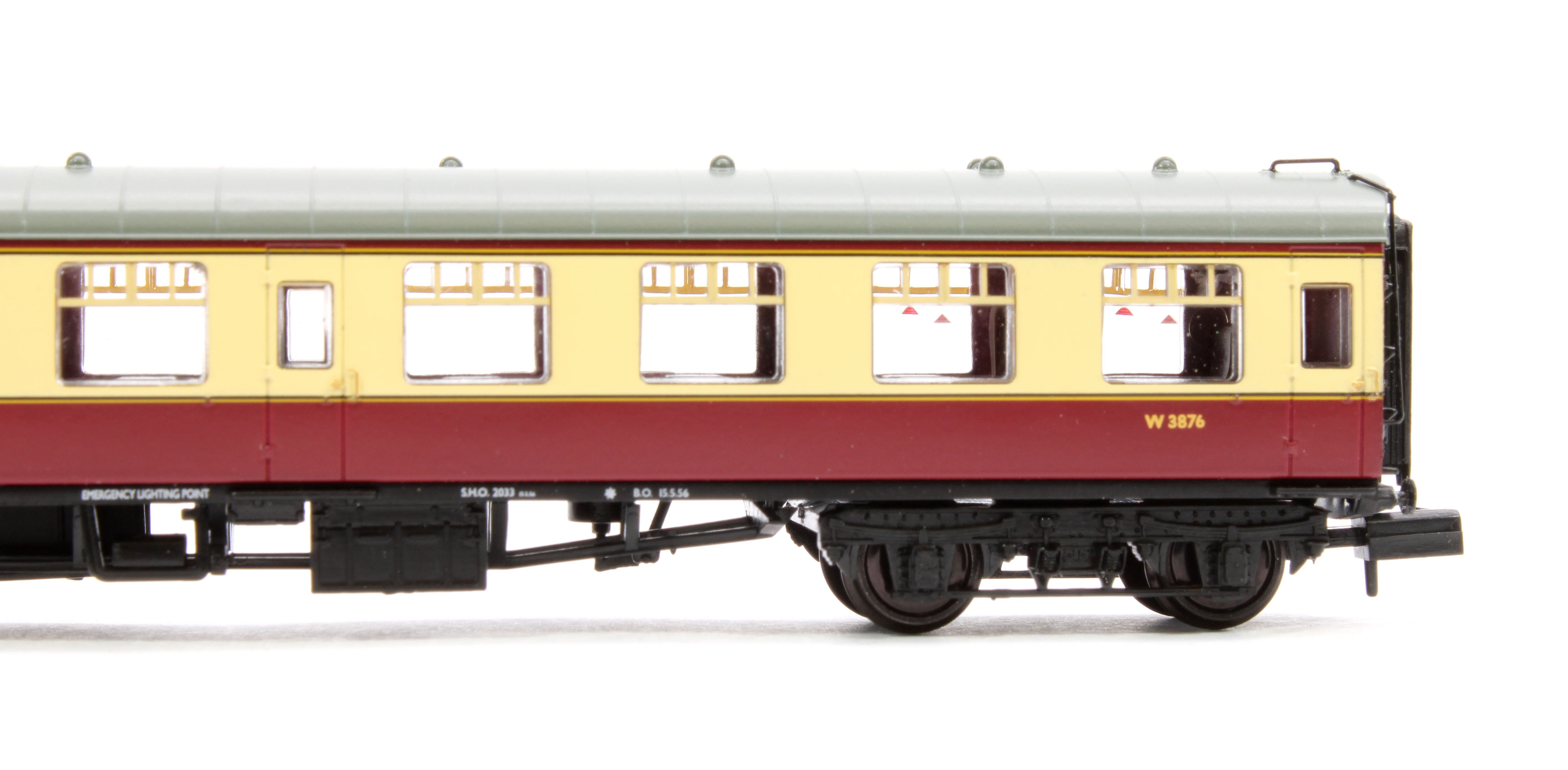 374-010H BR Mk1 TSO Tourist Second Open BR Crimson & Cream No. W3876 - Image 4