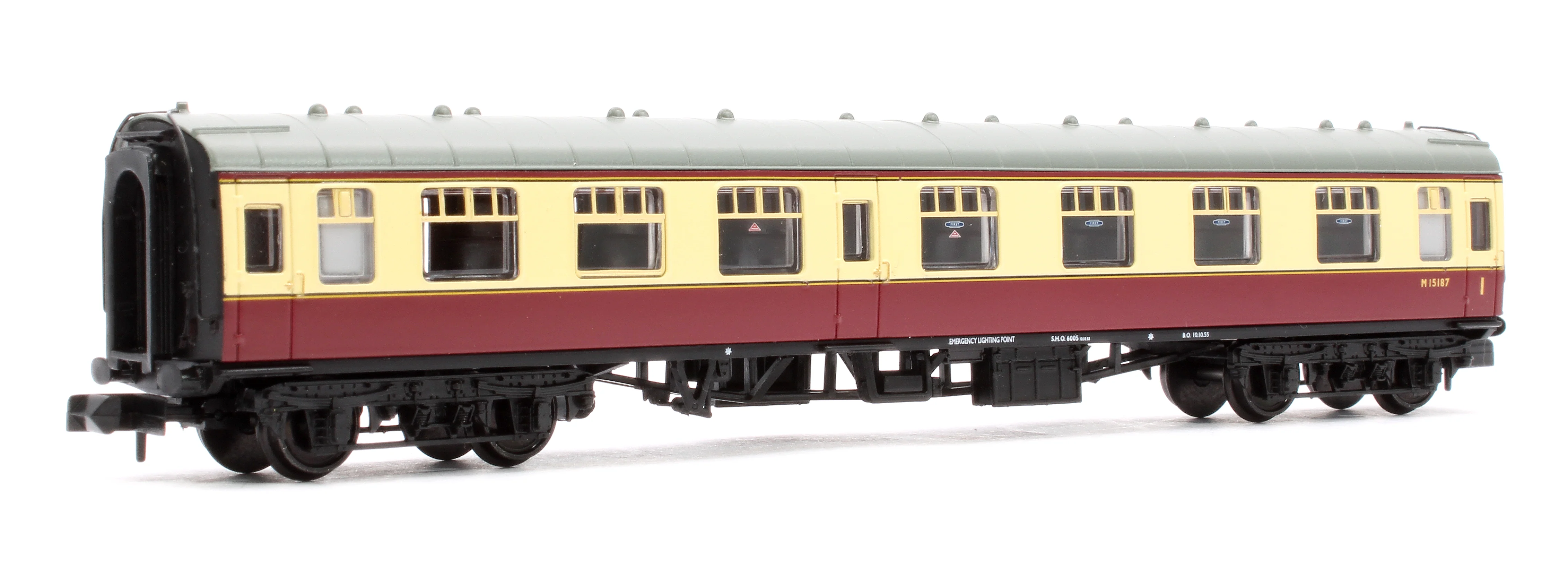 374-255E BR Mk1 CK Composite Corridor BR Crimson & Cream No. M15187