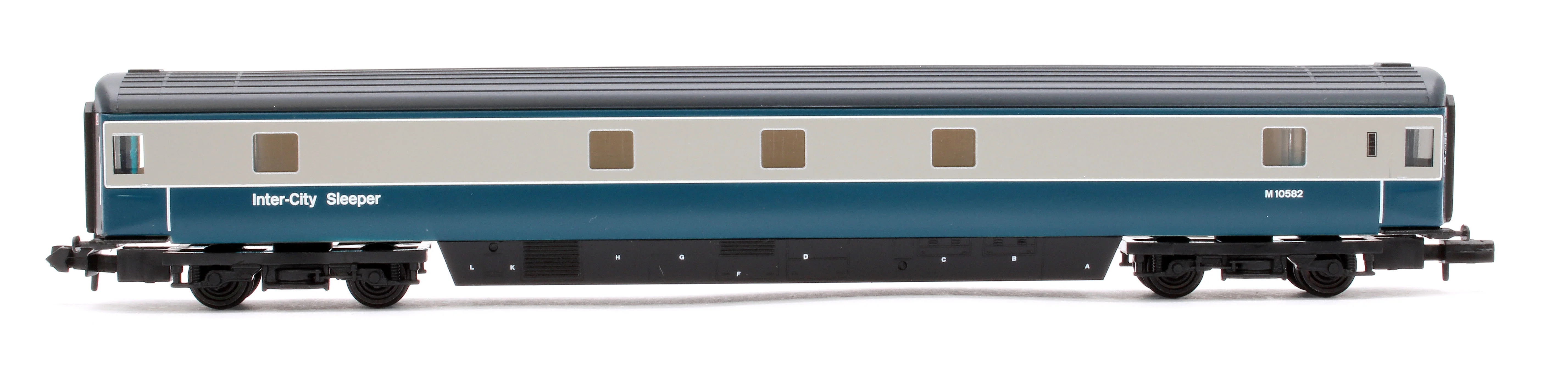 374-477B BR Mk3 SLEP Sleeper with Pantry BR Blue & Grey (Inter-City Sleeper) No.M10582 - Image 2