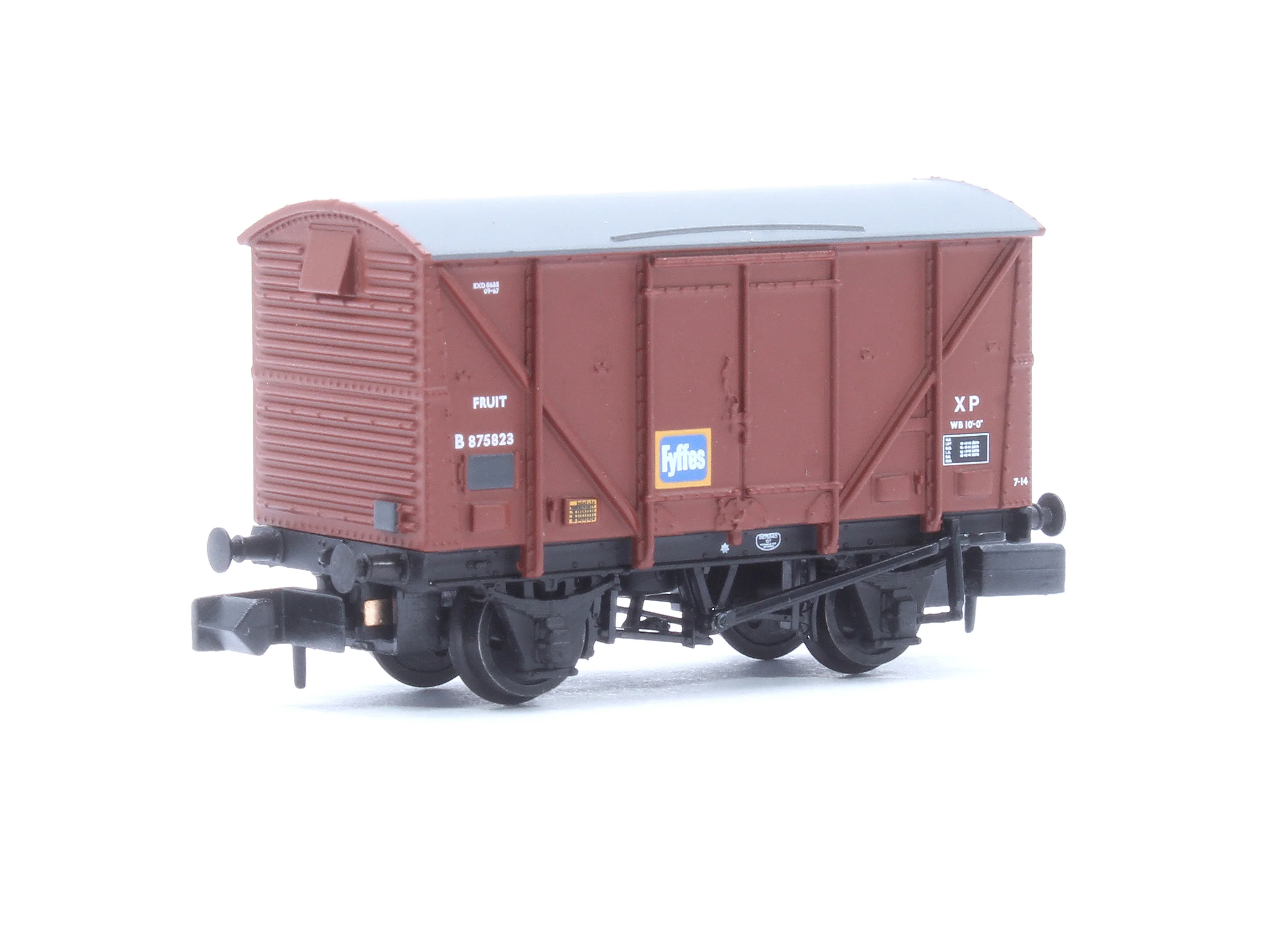 377-626B BR 12T Plywood Fruit Van BR Bauxite (Late) 'Fyffes' No.B875823